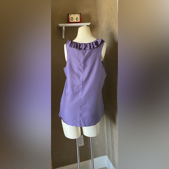 Banana Republic 100% silk purple tank top with ruffles detail women’s size M - Picture 4 of 8
